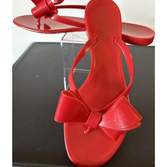 Valentino Garavani Red Jelly Rubber Bow Sandals, Size 38, US 7.5 - Picture 2 of 7